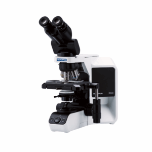 Microscópio Biológico Trinocular com ótica de correção Infinita UIS, possibilidade para diversas técnicas, Modelo BX43, Marca Olympus